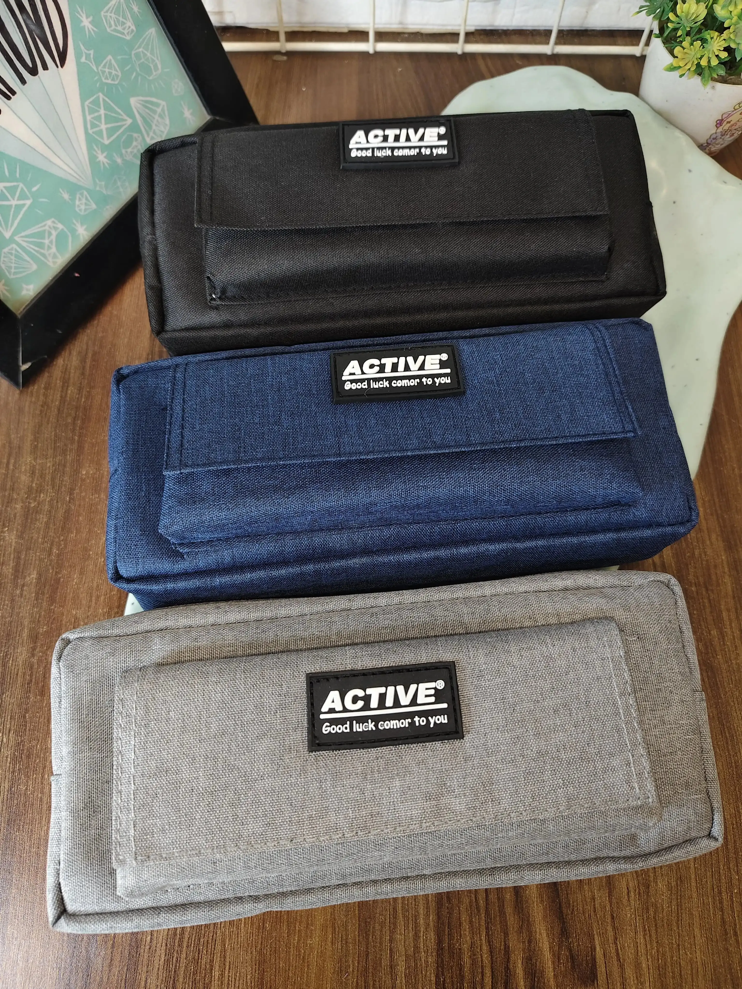 Active stationery pouches