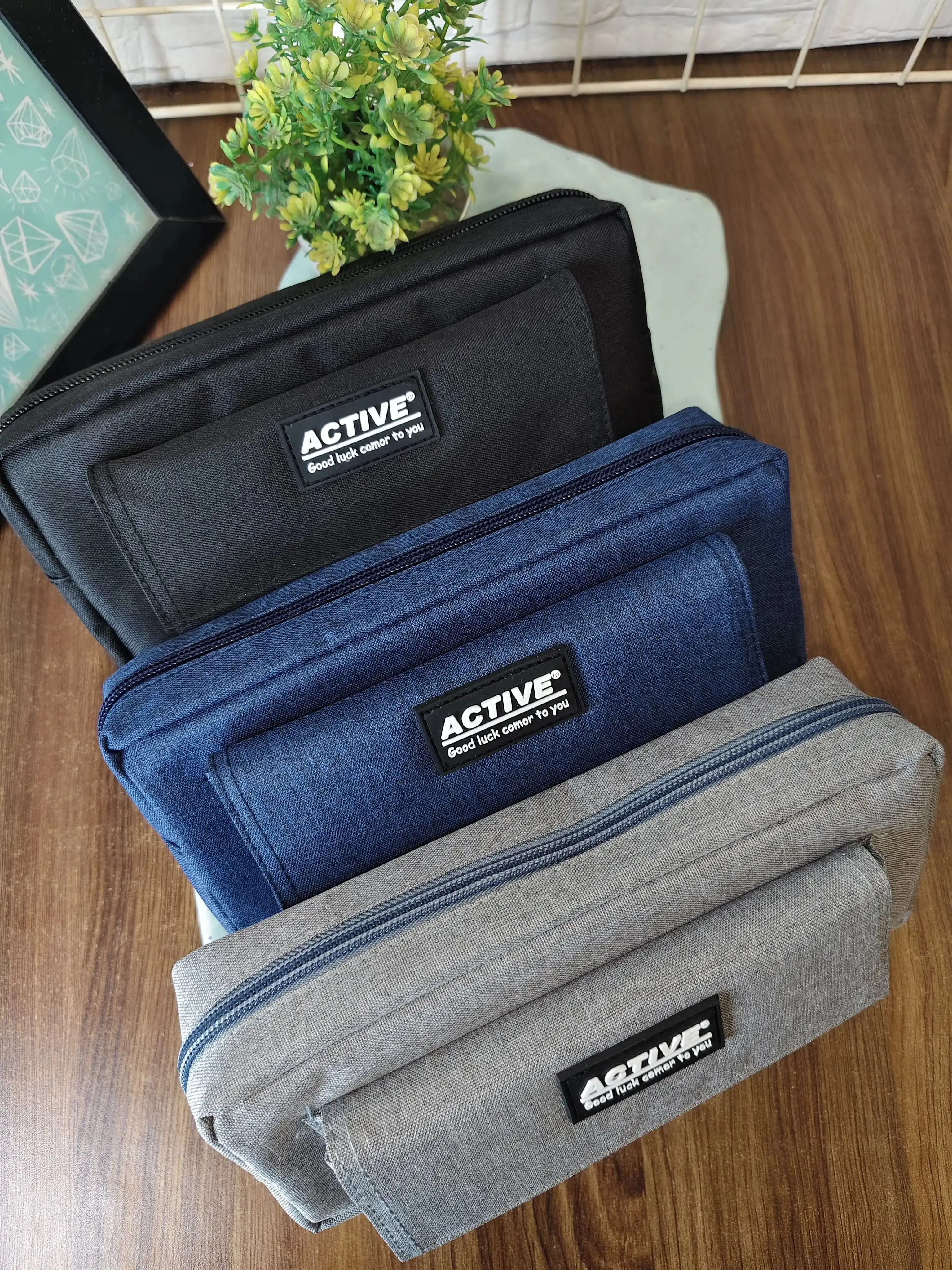 Active stationery pouches