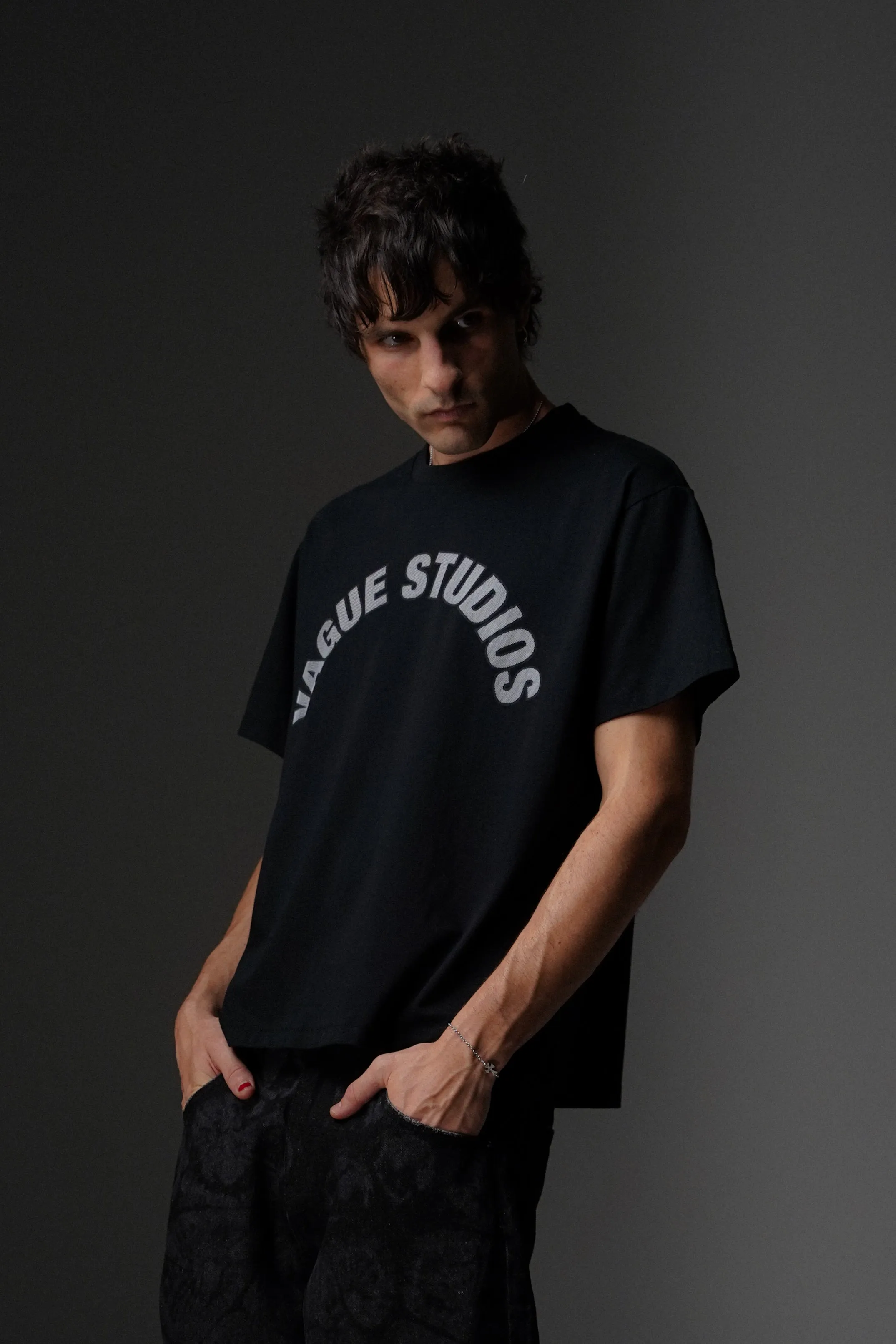 COLLEGIATE TEE [BLACK]