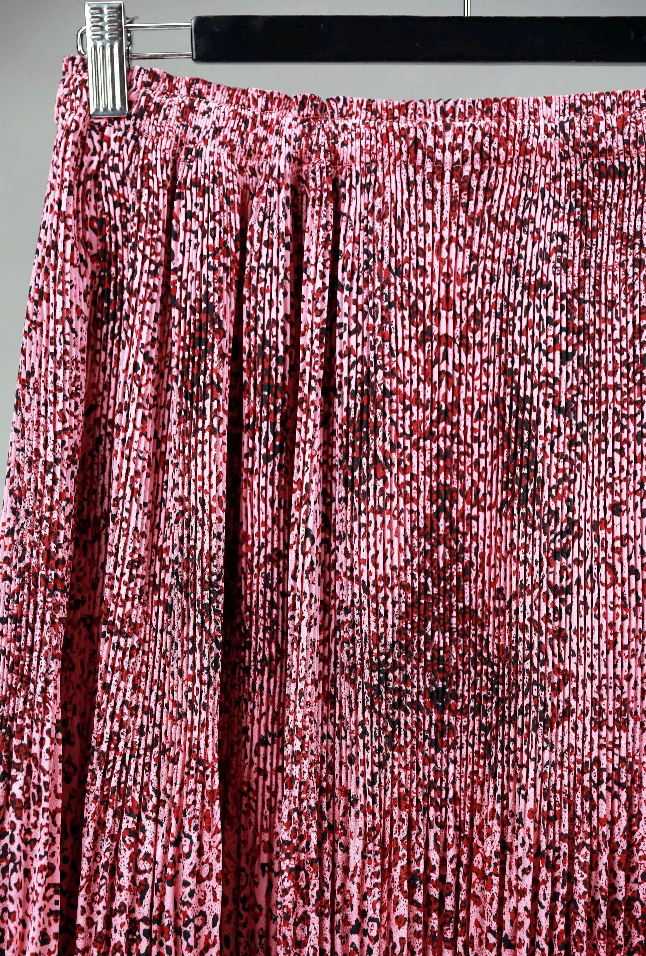 We Are The Others Gina Pleat Skirt | Pink Leopard